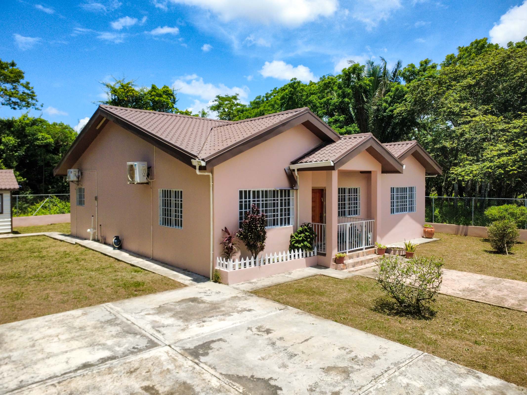 Furnished 3-Bed Home for Rent, Cohune Walk, Belmopan