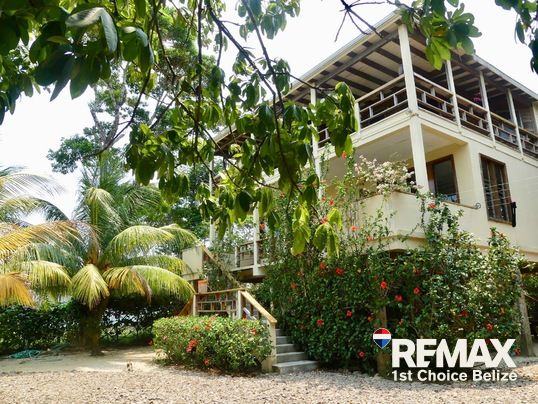 H6030 - Malacate Beach 2 Bedroom/2 Bath Home with Beachfront Lot