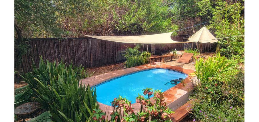 MANGRO PLACE, RESIDENTIAL 3 UNIT VILLA IN PLACENCIA VILLAGE