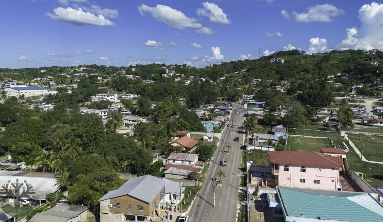 Multi-unit Income Property in the Heart of Santa Elena!