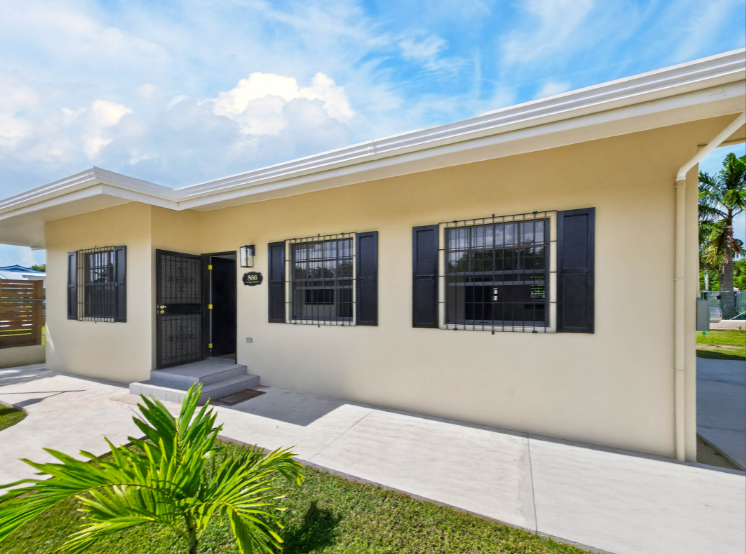 Newly Renovated 3-Bed, 2-Bath Corner-Lot Home in Vista Del Mar