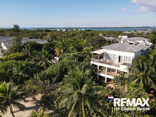 HL - C3325PH - Opulent Penthouse Placencia Peninsula