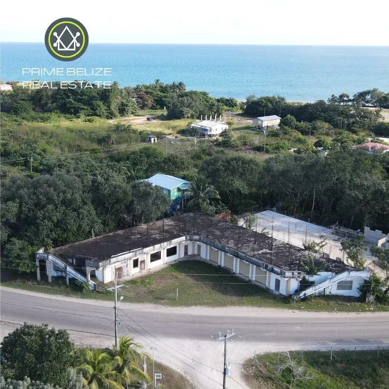 PB0012 – Placencia Airstrip Commercial Plaza