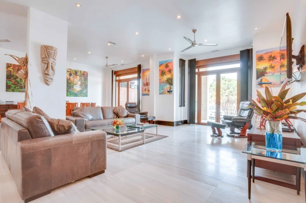 PC0011 – Luxury Beachfront Condominium – 2 Bedroom