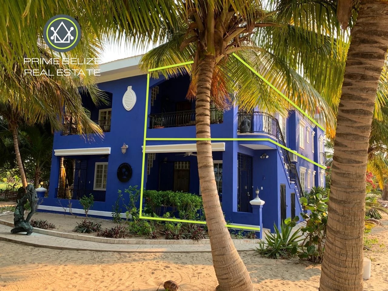 PC0019 – 4 bedroom beachfront condo package – downtown Placencia village