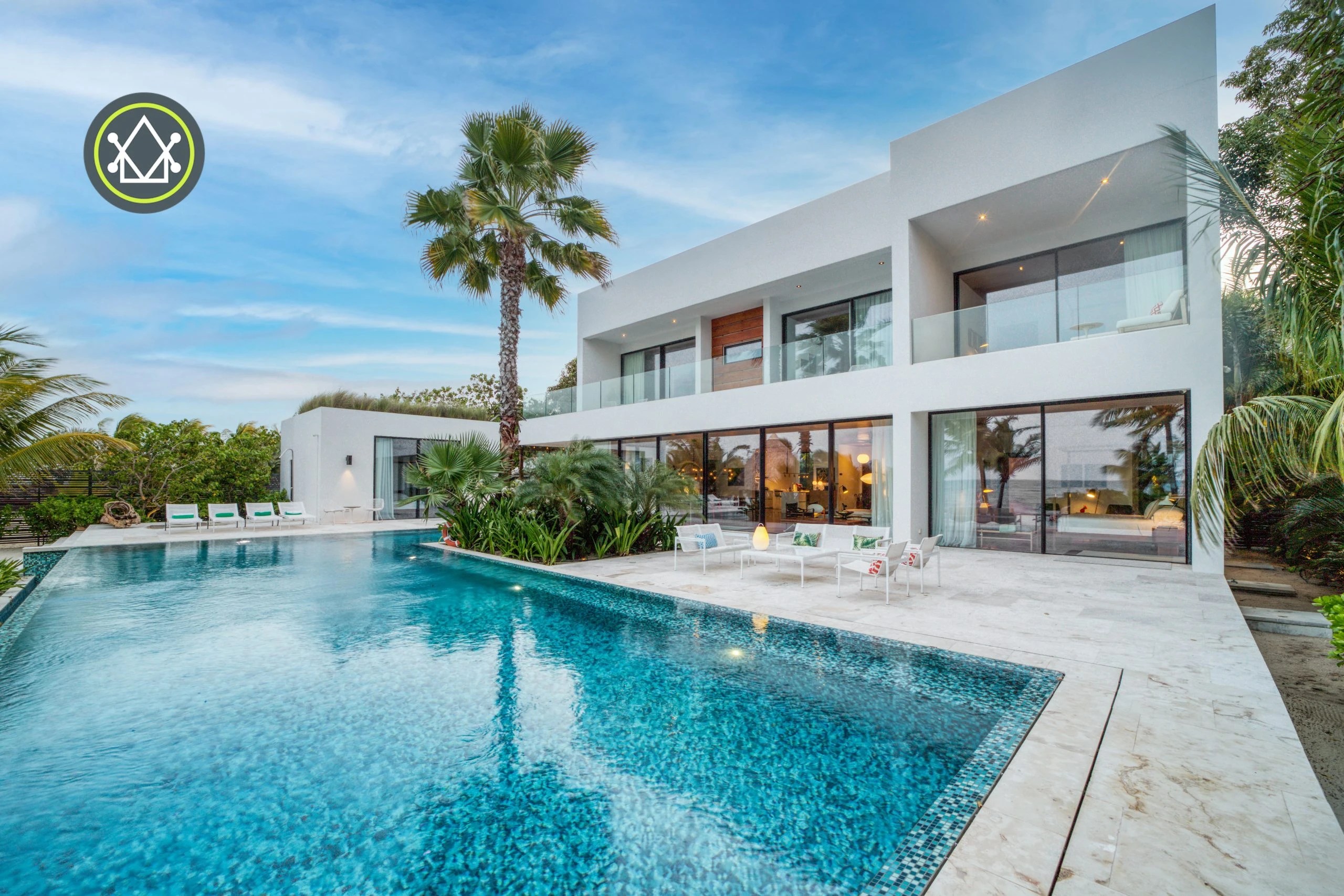 PH0040 – Luxurious Modern House