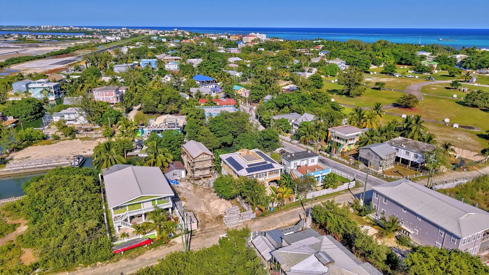 PH0044 – Beautiful Canal Front 3-Bedroom Home in Ambergris Caye