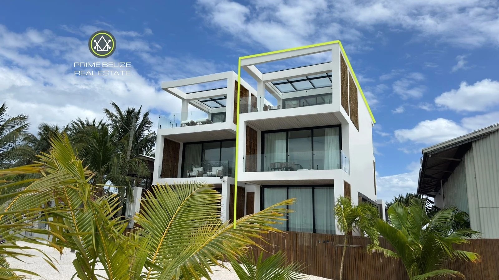 PH0064 – Stunning brand-new Townhouse, featuring 4 bedroom/4.5 bathrooms – Caye Caulker