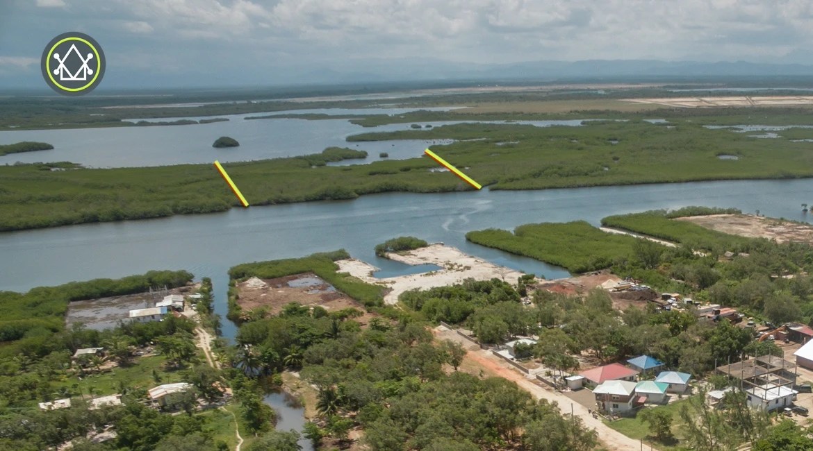 PL0072 – 11 Acres Nestled on the Serene Placencia lagoon