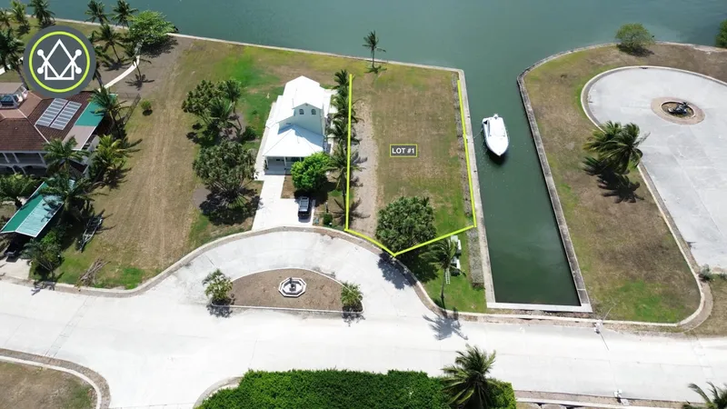 PL0170 – Lagoon Front Lot in The Placencia Hotel & Residences – Gated Community