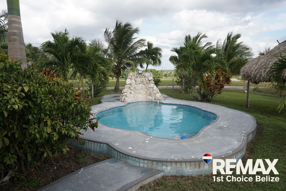 Progresso Heights: Furnished 2/2 Pool Home with Lagoon Views (Now $200K)