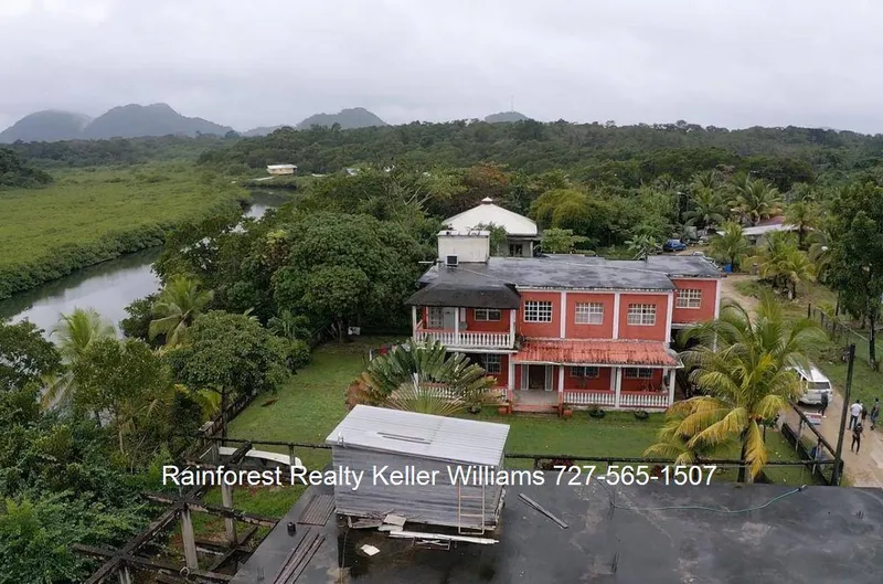 Beautiful Two Storey Family Home in Hopeville Toledo