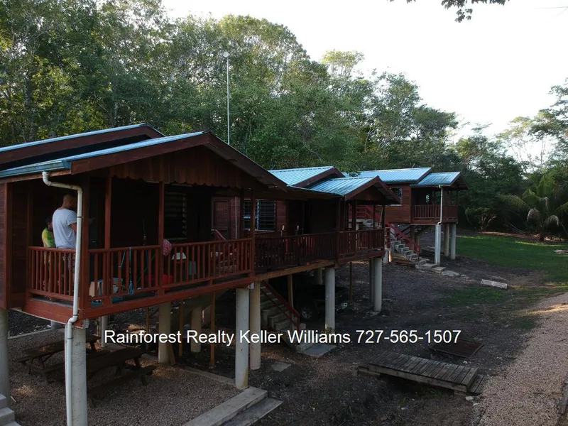 Six Cabins on 4 acres in Santa Elena Cayo