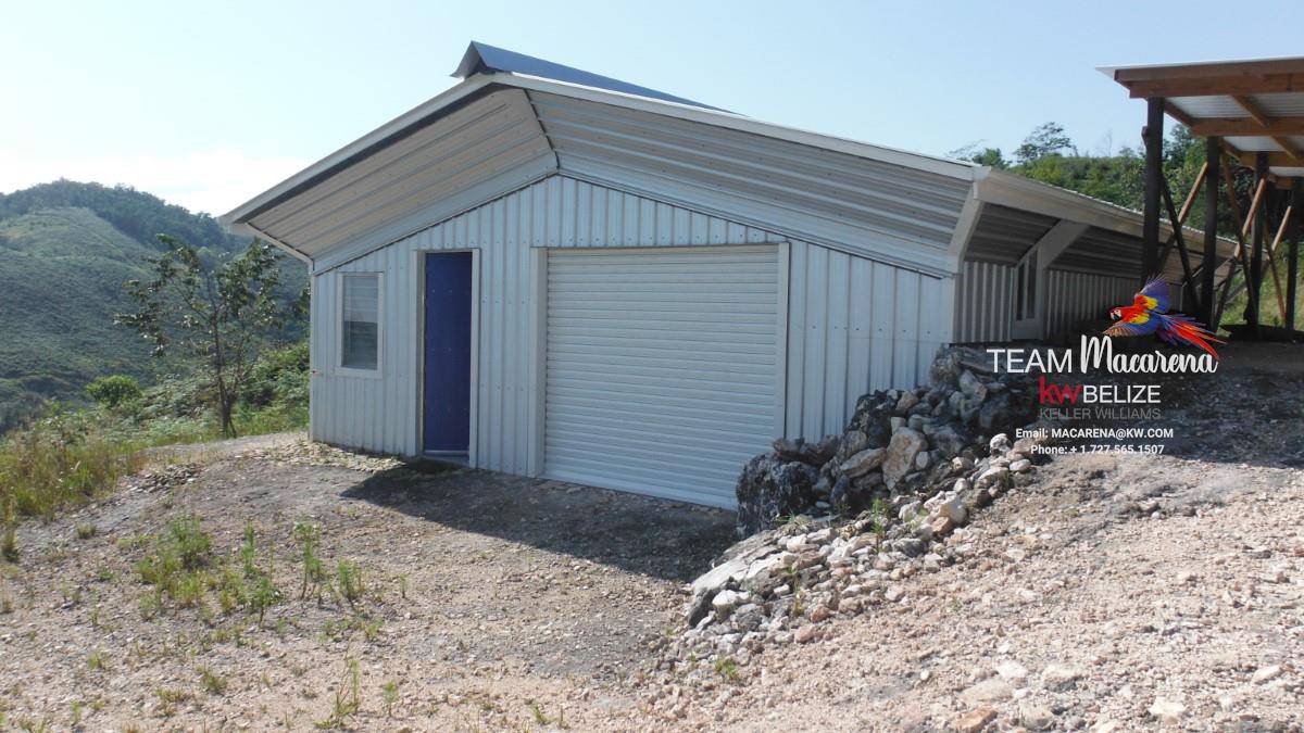 Workshop on 15 Acres Barton Creek Cayo District