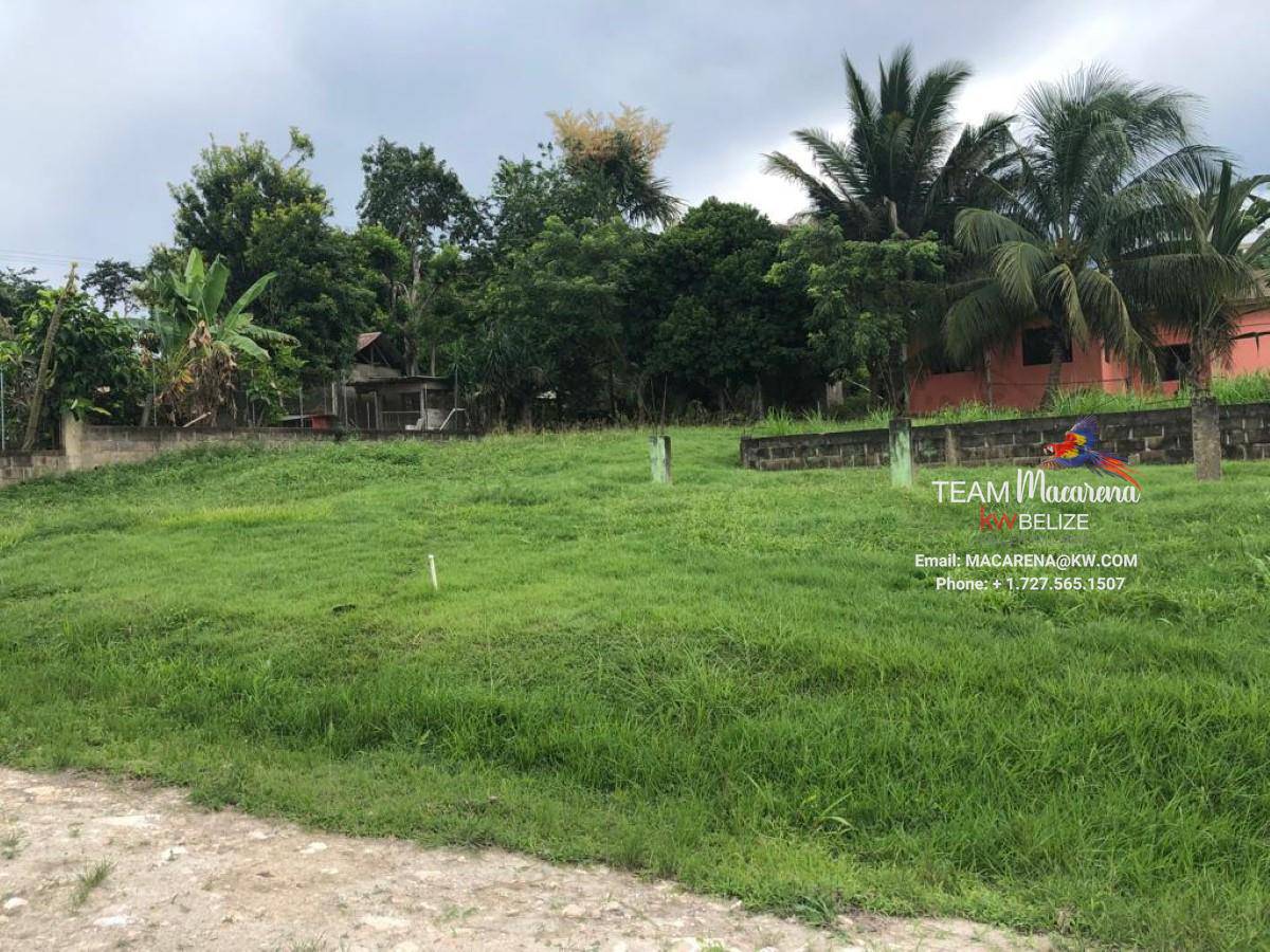 Lovely Corner Lot in Kontiki San Ignacio
