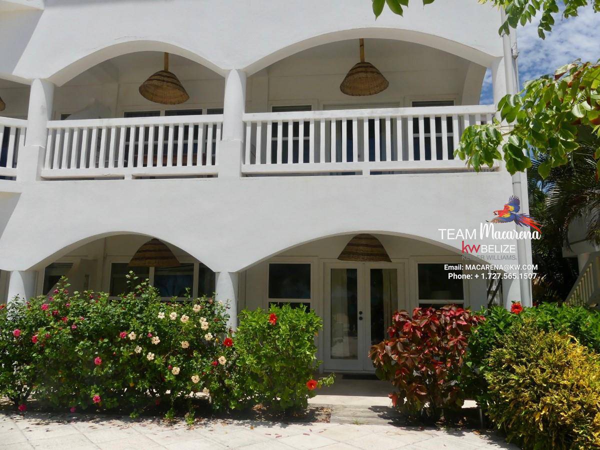 Luxury Oceanfront Umaya Resort Condo in Maya Beach