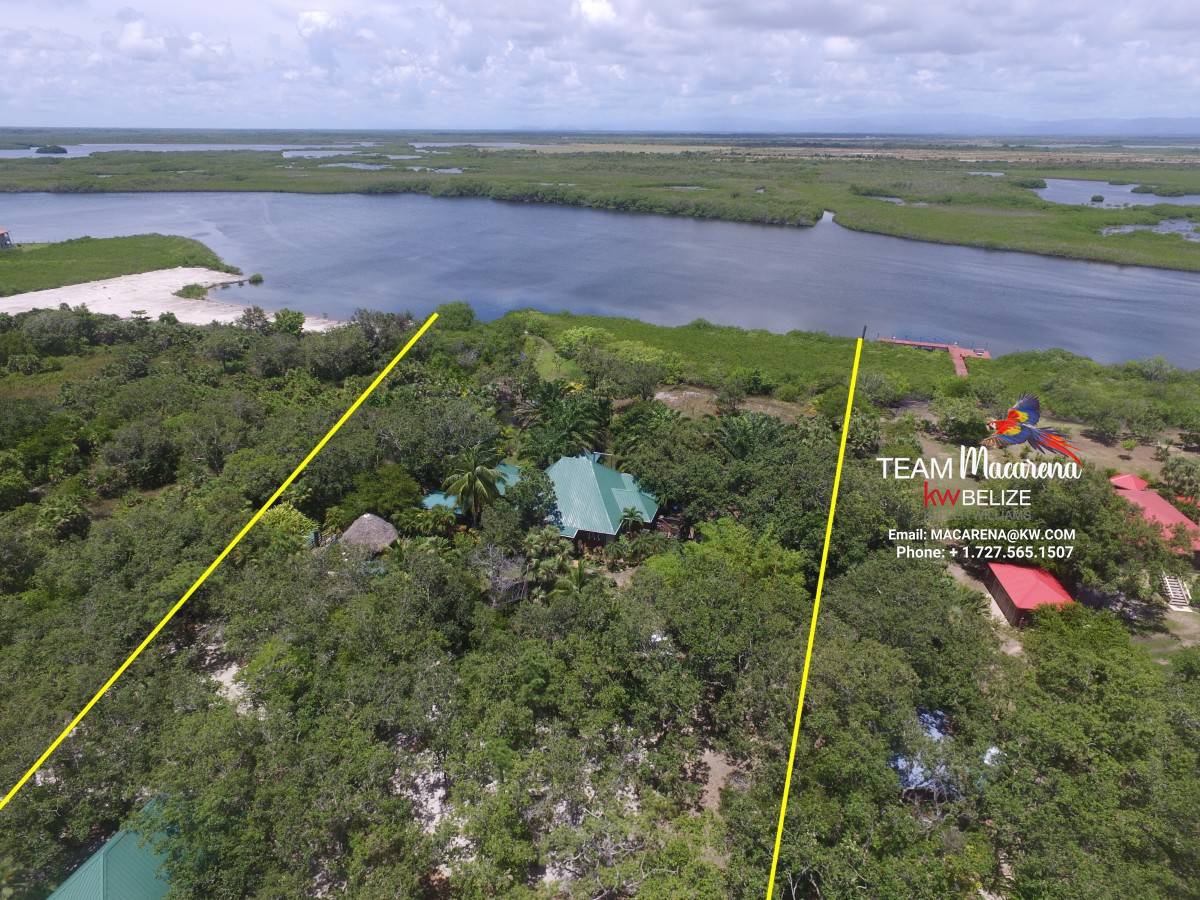 3.5 Acre Retreat Lagoon to Road Placencia