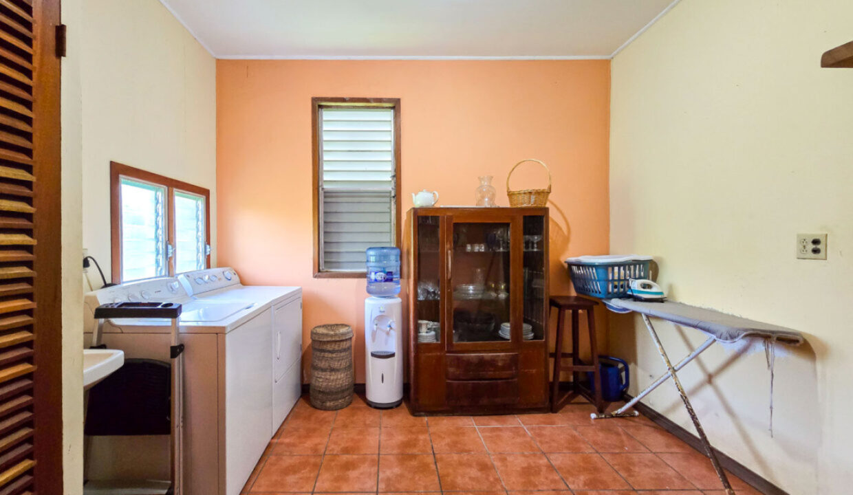 Rare Find in King’s Park — Spacious Seaview Home on Quarter Acre