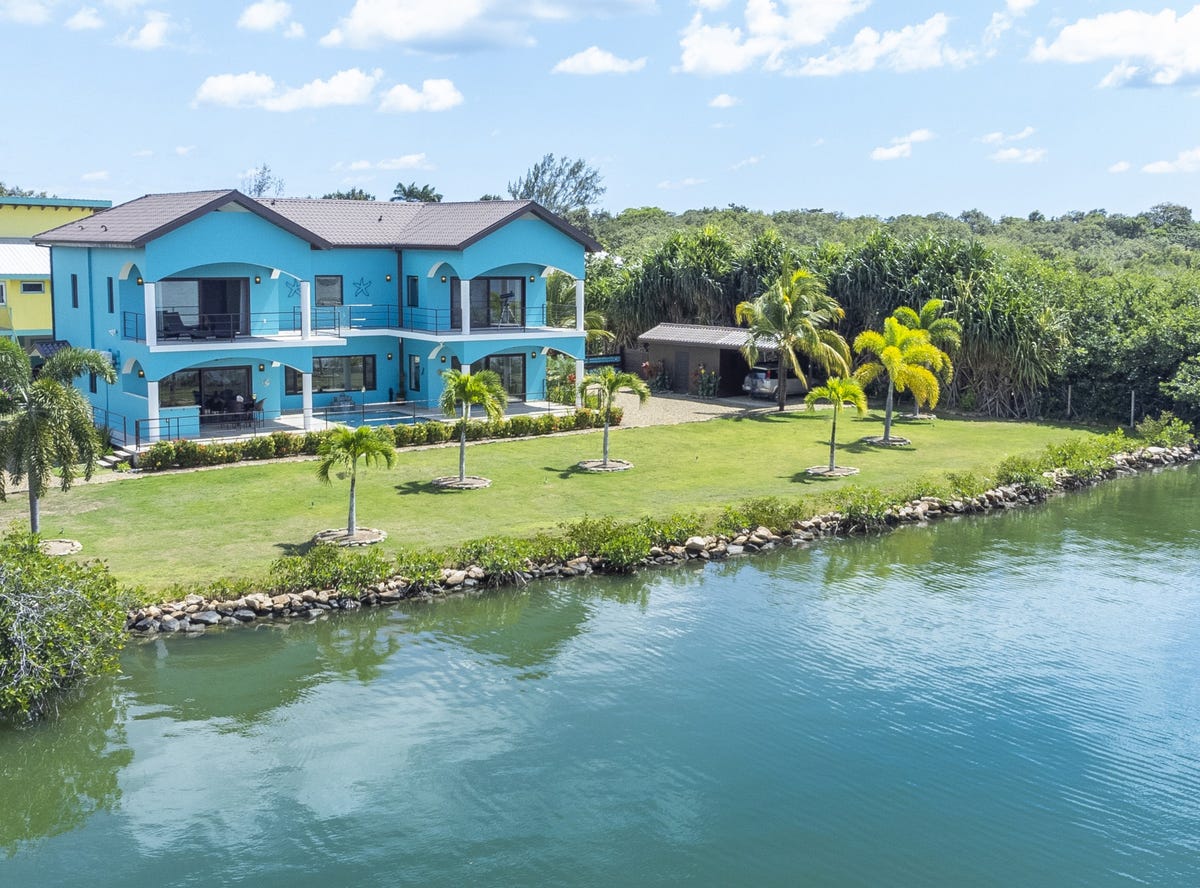 HJHJ+HW9, Placencia, Stann Creek District