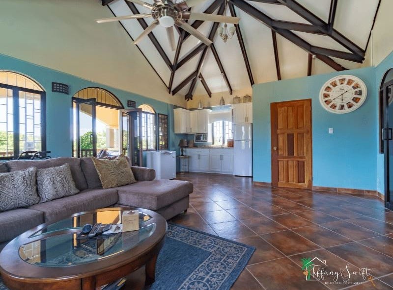 #4220 – Impressive Two Bedroom Home + Studio Suite – near downtown San Ignacio, Cayo, Belize, San Ignacio, Cayo District, San Ignacio, Cayo District