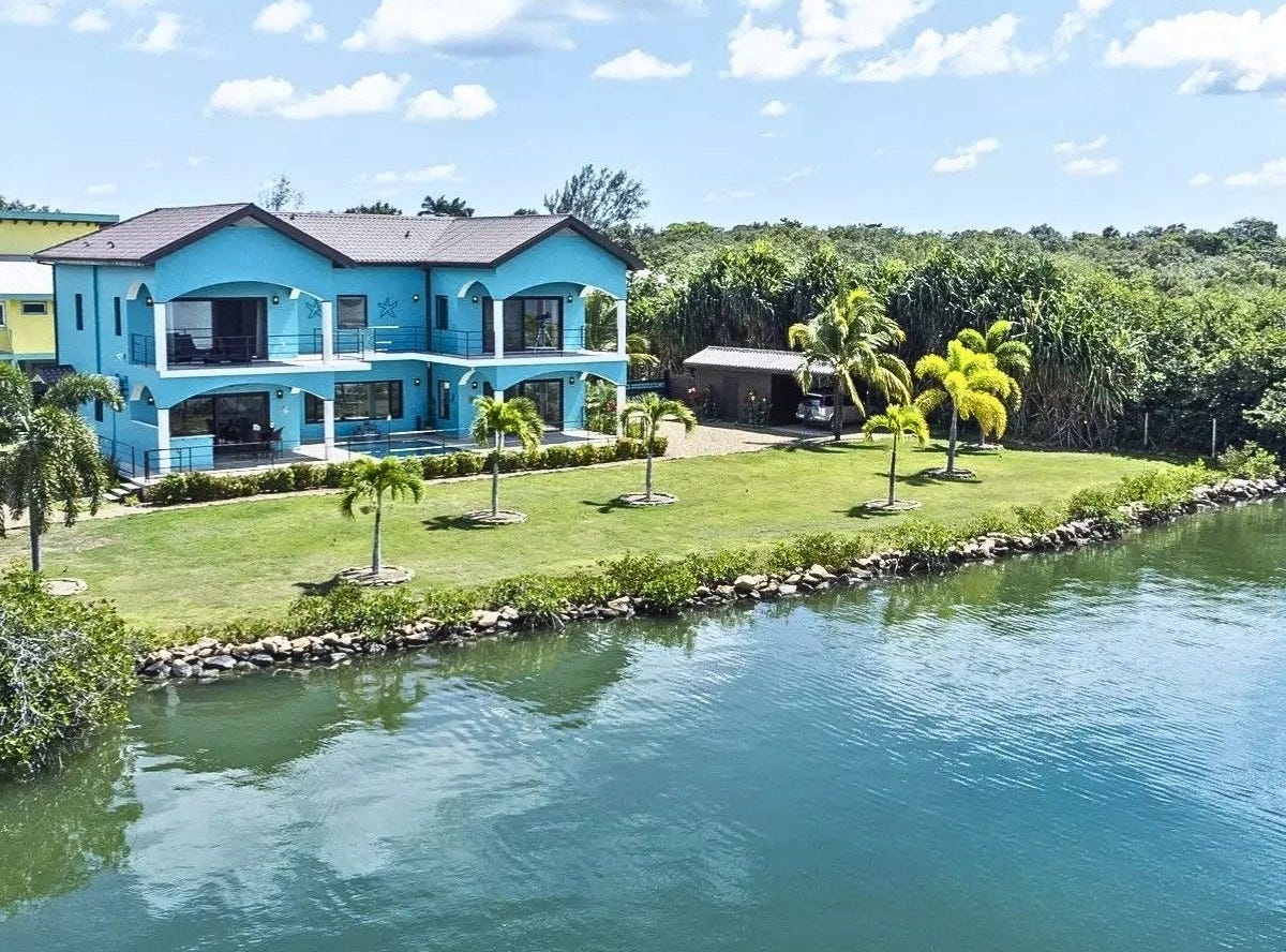 Placencia, Stann Creek District
