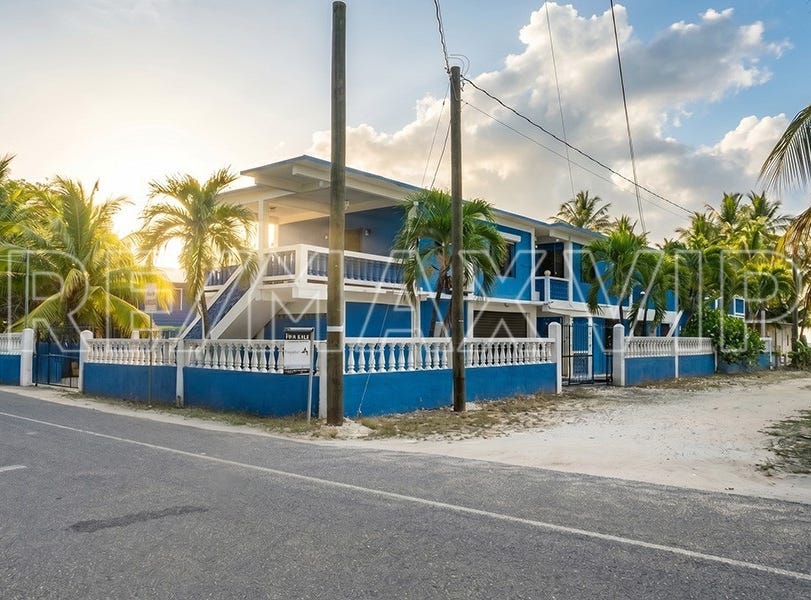 Steps away from the sea, Hopkins, Stann Creek District, Hopkins, Stann Creek District