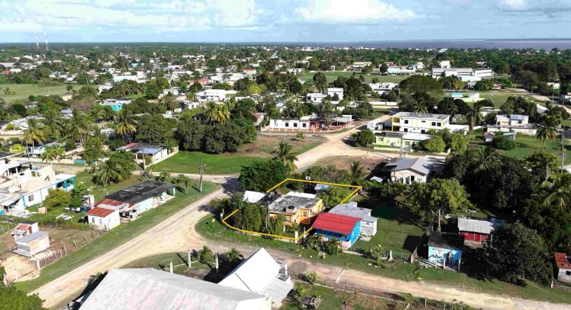 REDUCED! Charming 3 Bed, 3 Bath Residential Home in San Andres Village