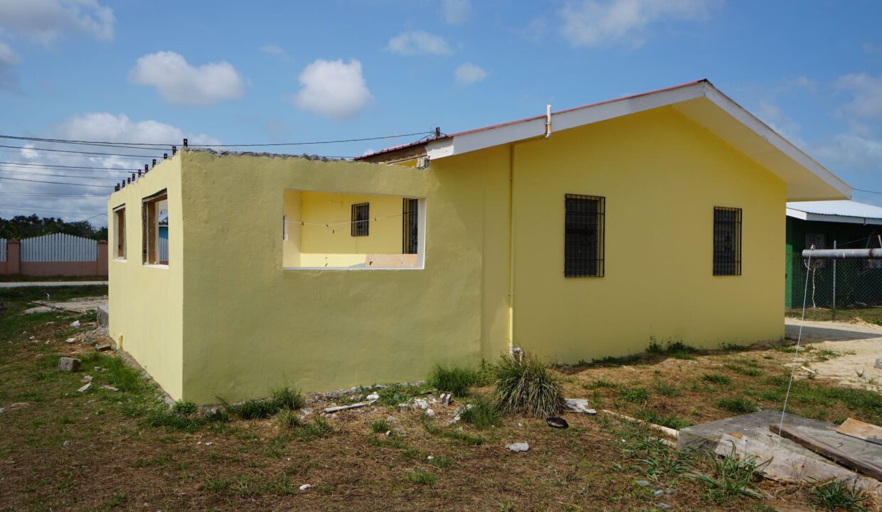 REDUCED! Fixer Upper – Home -3 Bed 1 Bath For Sale in Los Lagos, Ladyville