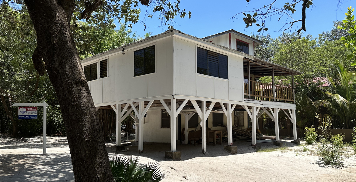 3 Bedroom Home Near Placencia Village