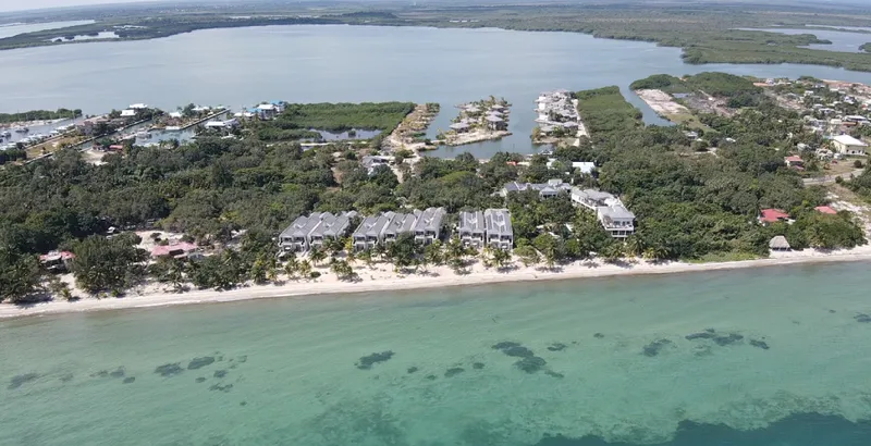 Luxurious Beachfront Villa at Itz’ana
