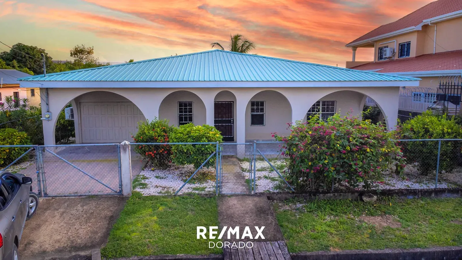 Multi-Family Home 6 beds/2 baths in Garbutt Street, Belmopan City,