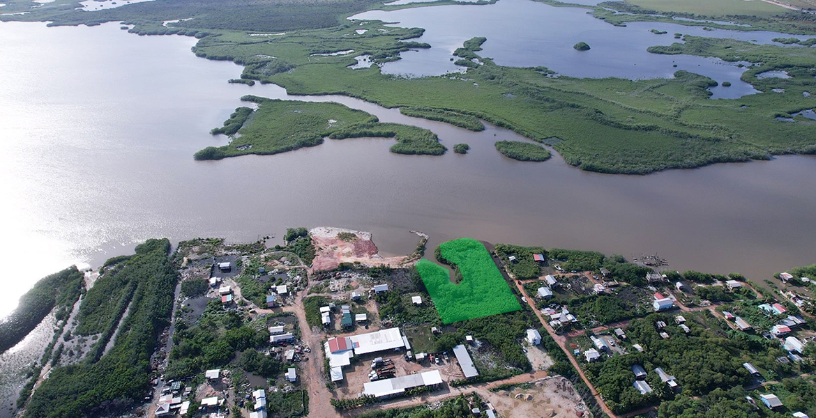 Oversized Lagoonfront Lot in Seine Bight