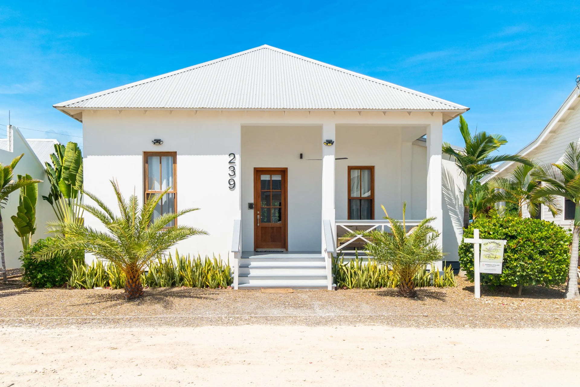 The Weekender Luxury Waterfront Villa in Mahogany Bay Village – San Pedro, Ambergris Caye