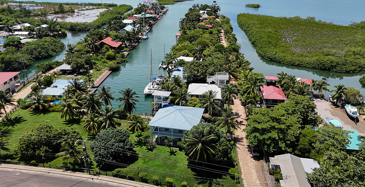 Waterfront/Roadfront Home in Placencia Village