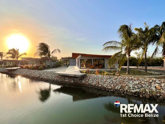 HL - H3344 - SeaBird Belize Luxury Homes