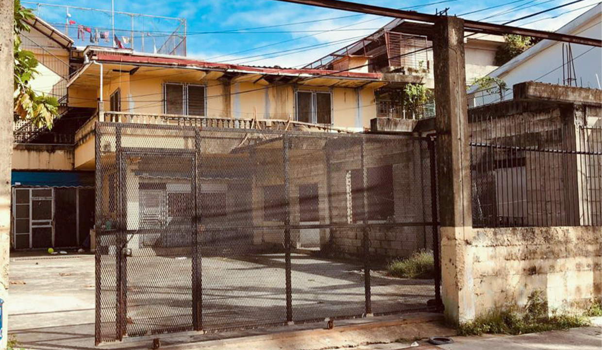Fixer-Upper with Income Earning Potential