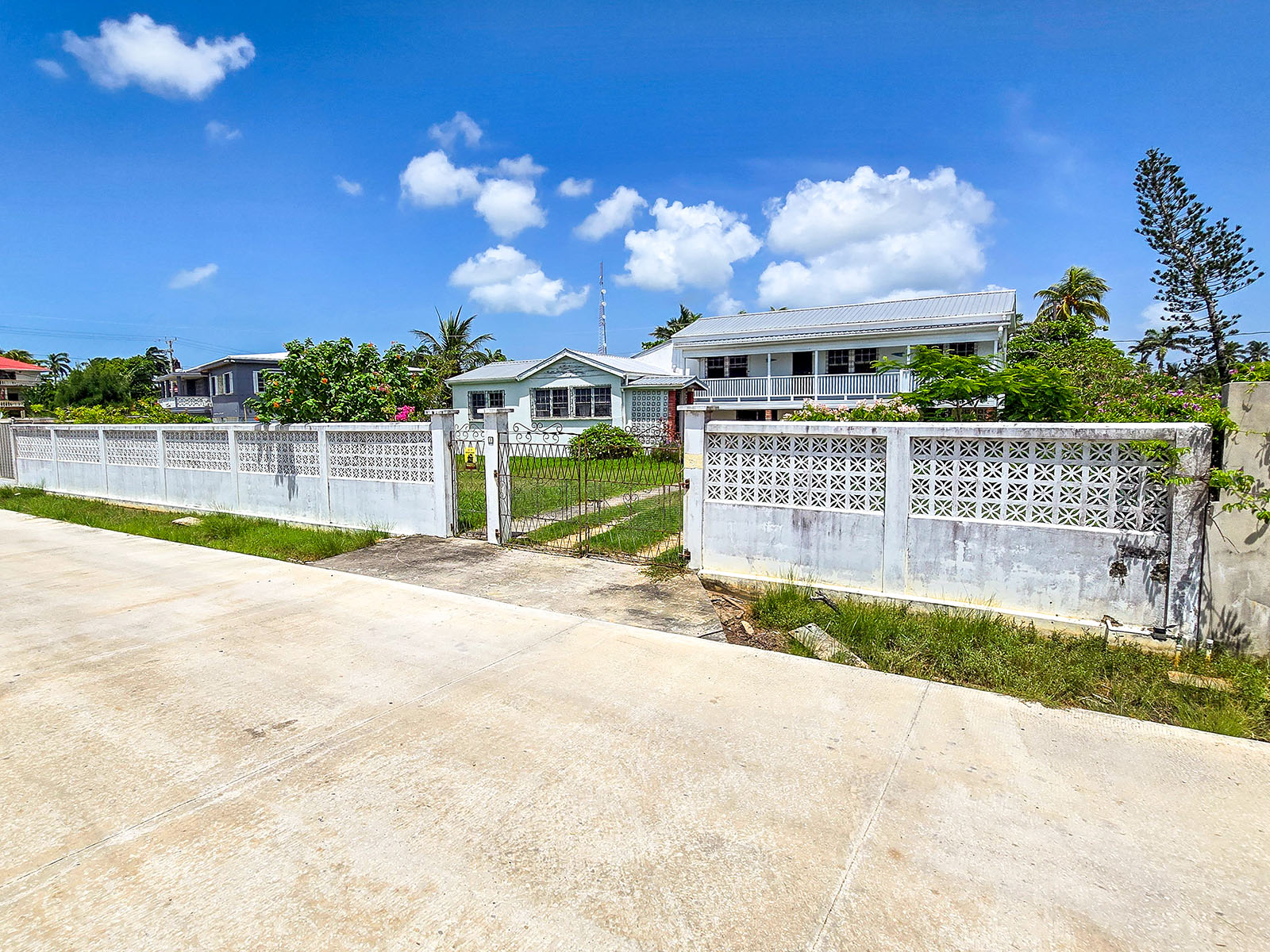 Rare Find in King’s Park — Spacious Seaview Home on Quarter Acre Lot