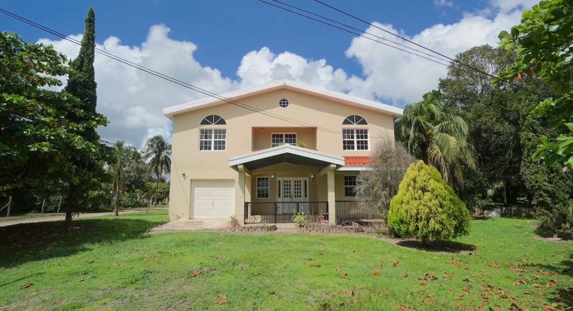 Spacious & Stunning Home w/ Prime Highway Access - San Joaquin, Corozal District