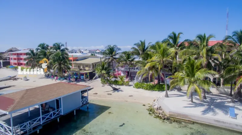 The Conch Shell Inn – Prime Beachfront Hotel 