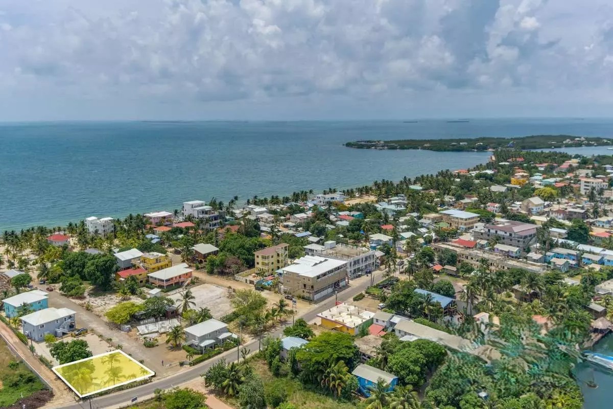 Placencia Village
