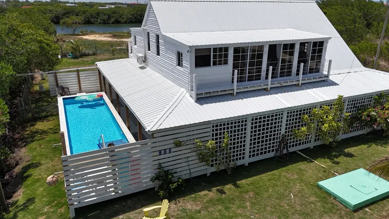 Waterfront Bed & Breakfast for Sale in Vista del Mar, Belize