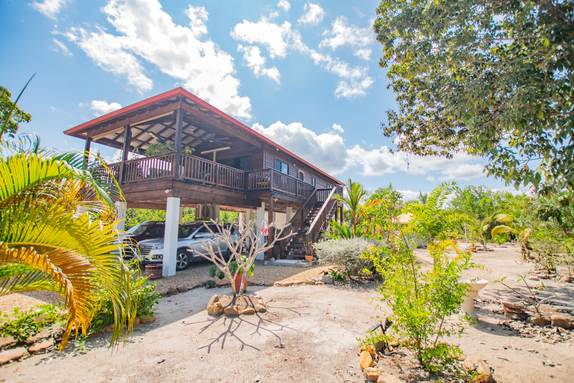 Turnkey Solar Home with Sea and Mountain Views