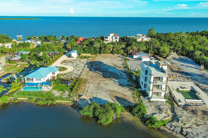 Prime Lagoon front Property in Placencia