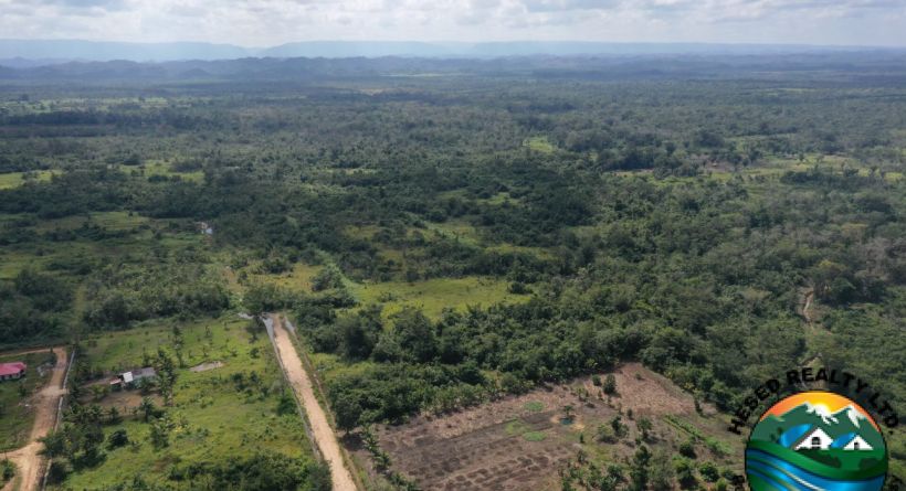 5.58 Acre Lot For Sale in St. Matthew's Village!