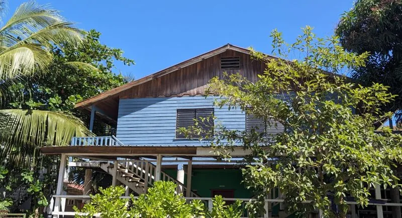 6-Room Guest House