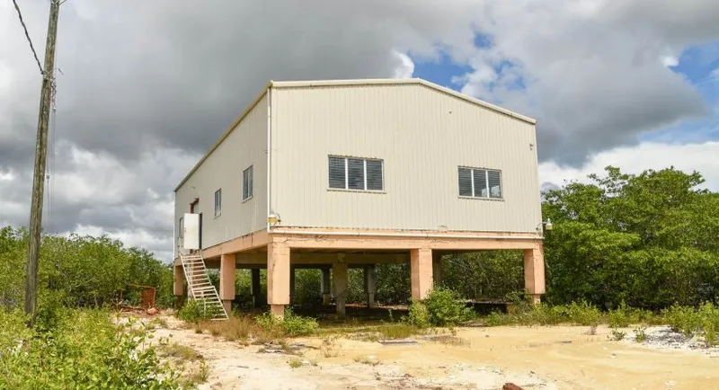 6,400 sq ft Industrial Warehouse Complex on 5 Acres; Frontage on Bourdon Canal - Image 3