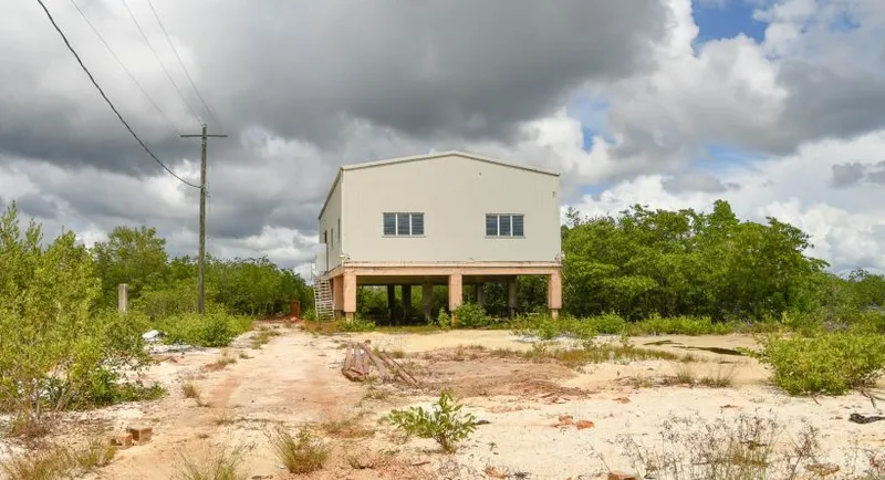 6,400 sq ft Industrial Warehouse Complex on 5 Acres; Frontage on Bourdon Canal - Image 4