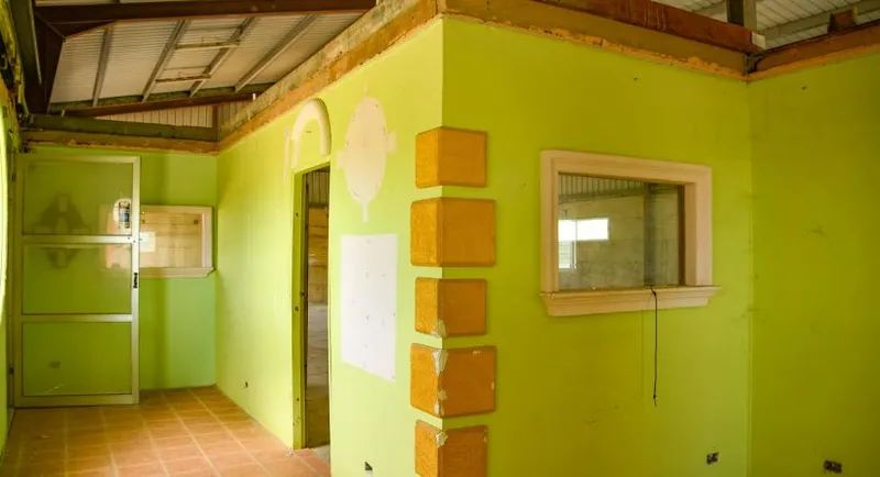 6,400 sq ft Industrial Warehouse Complex on 5 Acres; Frontage on Bourdon Canal - Image 15
