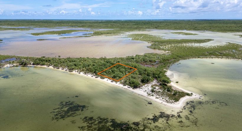 Ambergris Bay Beachfront Parcel 9057