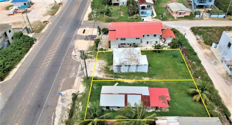 BZ148: 2 COMMERCIAL LOTS WITH ONE COMMERCIAL BUILDING AND 1BUNGALOW HOME AT MILE 4.5 PHILIP GOLDSON HIGHWAY NEAR HAULOVER BRIDGE, BELIZE CITY! BELIZE CITY REAL ESTATE! COMMERCIAL PROPERTY FOR SALE IN BELIZE CITY!